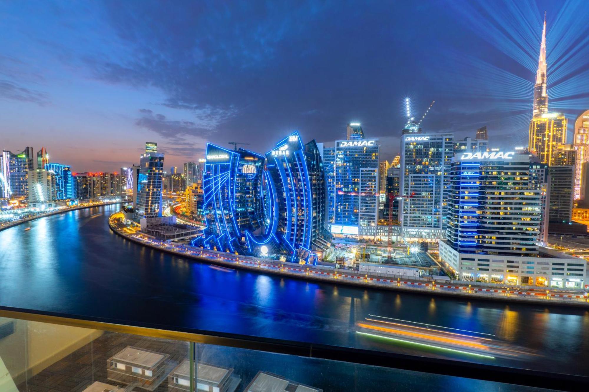 Luxury Infinity Pool With Burj View *